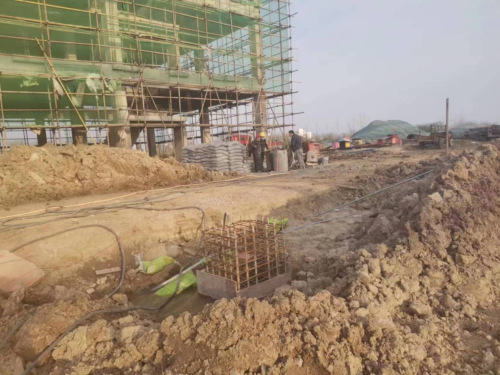 鄱阳当桥梁出现裂缝的时候应该及时加固修补